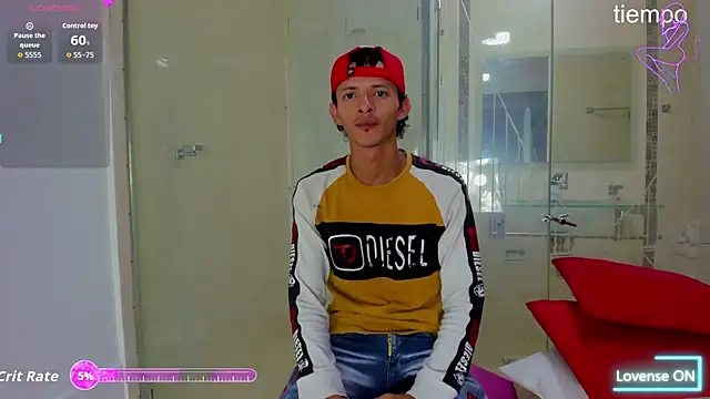 Snapshot of Mystic_temptation18 chatting on October 16, 2:56 am Mystic temptation18 online show from October 16, 2:56 am