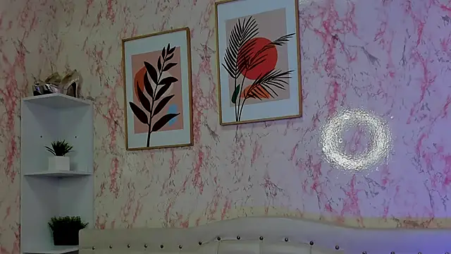 Snapshot of GabbiePrice chatting on November 6, 2:29 pm GabbiePrice online show from November 6, 2:29 pm