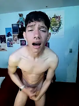 Snapshot of heyy_noah11 chatting on October 16, 8:37 am heyy noah11 online show from October 16, 8:37 am