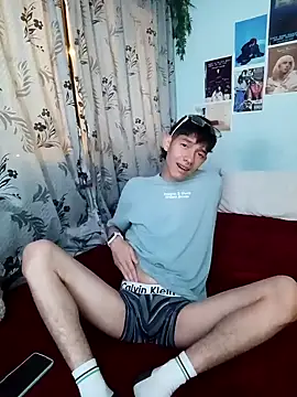 Snapshot of heyy_noah11 chatting on October 17, 1:42 am heyy noah11 online show from October 17, 1:42 am