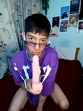 Snapshot of heyy_noah11 chatting on October 18, 1:08 am heyy noah11 online show from October 18, 1:08 am