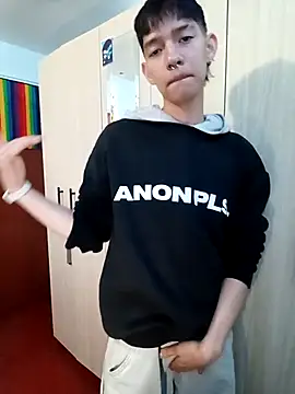 Snapshot of heyy_noah11 chatting on October 26, 1:22 am heyy noah11 online show from October 26, 1:22 am