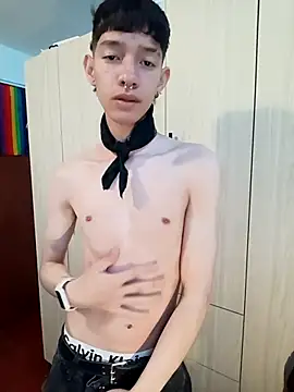 Snapshot of heyy_noah11 chatting on October 27, 2:37 am heyy noah11 online show from October 27, 2:37 am