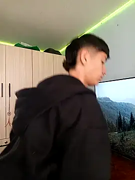 Snapshot of heyy_noah11 chatting on October 30, 6:30 pm heyy noah11 online show from October 30, 6:30 pm