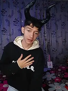 Snapshot of heyy_noah11 chatting on November 13, 3:05 am heyy noah11 online show from November 13, 3:05 am