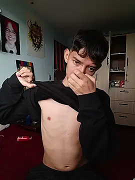 Snapshot of heyy_noah11 chatting on November 13, 8:19 pm heyy noah11 online show from November 13, 8:19 pm