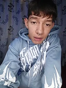 Snapshot of heyy_noah11 chatting on November 19, 1:49 am heyy noah11 online show from November 19, 1:49 am