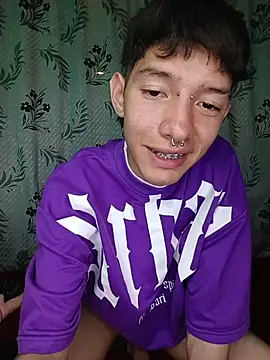 Snapshot of heyy_noah11 chatting on November 20, 1:39 am heyy noah11 online show from November 20, 1:39 am