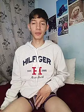 Snapshot of heyy_noah11 chatting on November 24, 12:54 am heyy noah11 online show from November 24, 12:54 am