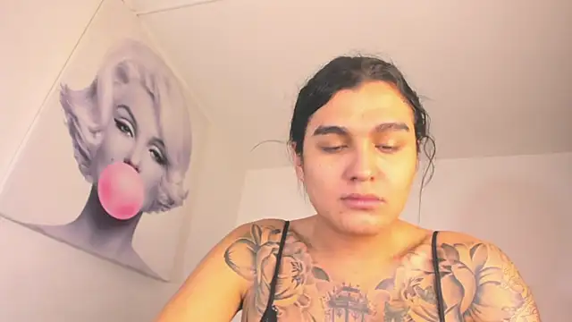 Snapshot of BiancaValentinna chatting on November 12, 6:52 pm BiancaValentinna online show from November 12, 6:52 pm