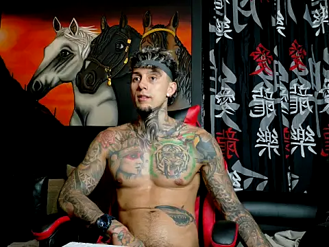 Snapshot of Molotov_Explosive chatting on October 15, 2:55 am Molotov Explosive online show from October 15, 2:55 am