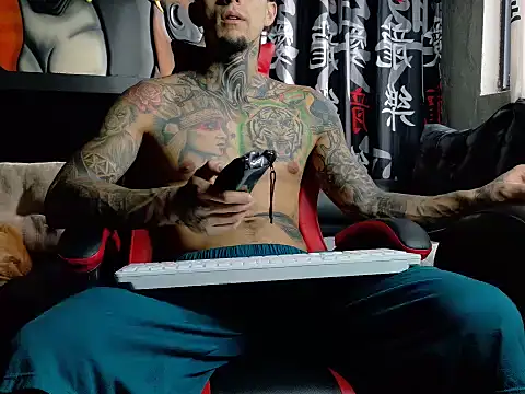 Snapshot of Molotov_Explosive chatting on October 27, 9:30 pm Molotov Explosive online show from October 27, 9:30 pm