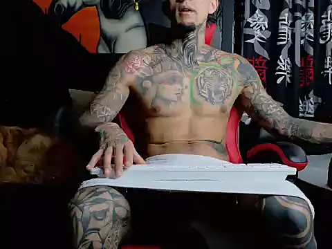 Snapshot of Molotov_Explosive chatting on October 29, 5:25 pm Molotov Explosive online show from October 29, 5:25 pm