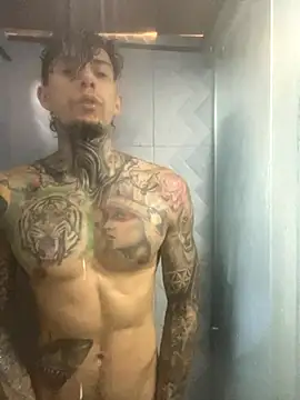 Snapshot of Molotov_Explosive chatting on November 4, 3:11 pm Molotov Explosive online show from November 4, 3:11 pm