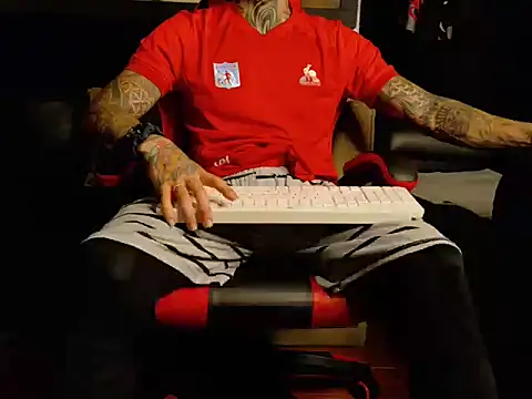 Snapshot of Molotov_Explosive chatting on November 7, 12:10 am Molotov Explosive online show from November 7, 12:10 am