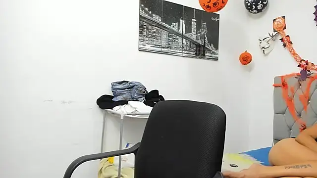 Sofi And Santy online show from November 8, 1:50 am