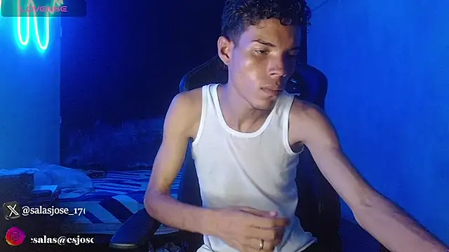 Snapshot of jhojan_foxxx_ chatting on November 22, 8:30 pm jhojan foxxx online show from November 22, 8:30 pm