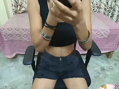 Snapshot of hii_tanisha chatting on June 14, 5:31 am hii tanisha online show from June 14, 5:31 am