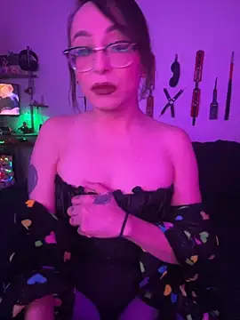 MiniMonroe online show from November 13, 8:35 am