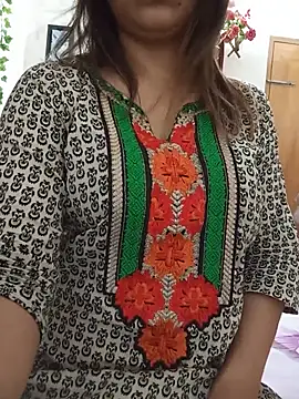 Tanha18 online show from June 5, 6:57 pm