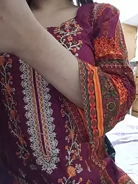 Tanha18 online show from July 5, 1:29 pm