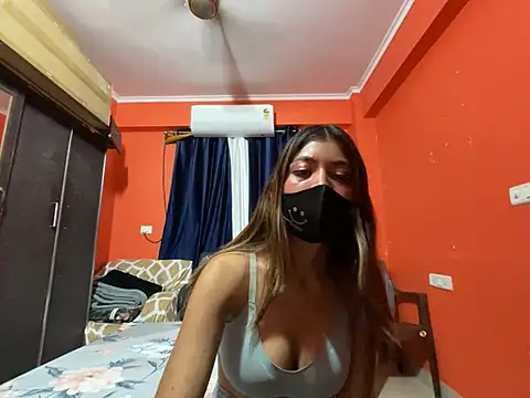 HOT HONEY10 online show from July 4, 3:40 pm