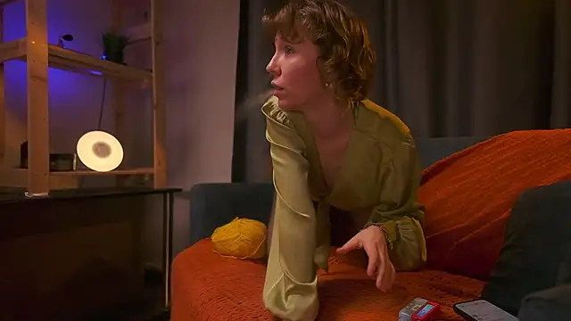 Snapshot of your_carrie chatting on December 3, 12:25 pm your carrie online show from December 3, 12:25 pm