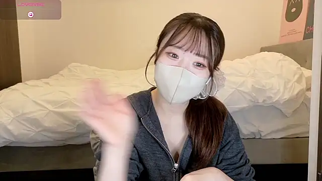 yura ra ra online show from April 12, 1:16 pm