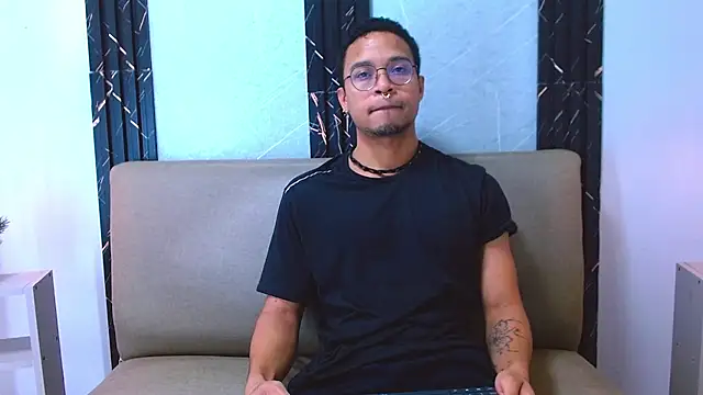 Jayden Morris online show from December 17, 11:49 am