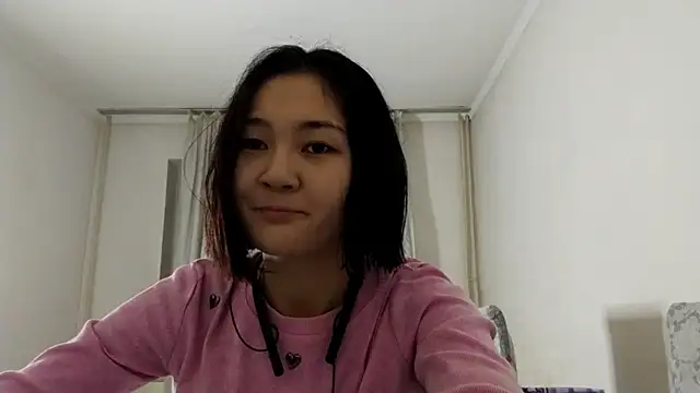 Lyndasilk online show from November 24, 3:34 pm