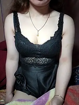 LeanaLy online show from November 19, 2:00 am