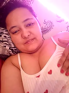 Snapshot of MollyJanette chatting on November 18, 7:57 am MollyJanette online show from November 18, 7:57 am