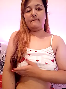 Snapshot of MollyJanette chatting on December 1, 9:36 am MollyJanette online show from December 1, 9:36 am