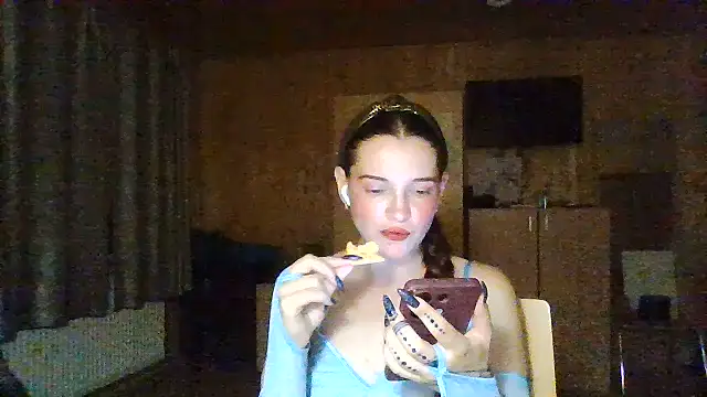 AmeliieLaFleur online show from July 30, 7:13 pm