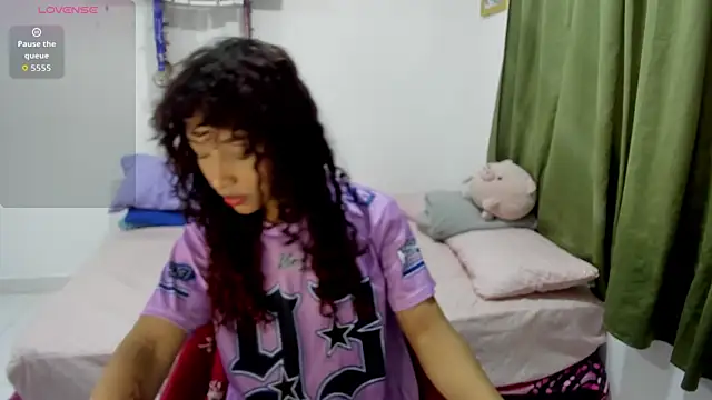 Snapshot of briar_05 chatting on November 14, 1:26 am briar 05 online show from November 14, 1:26 am