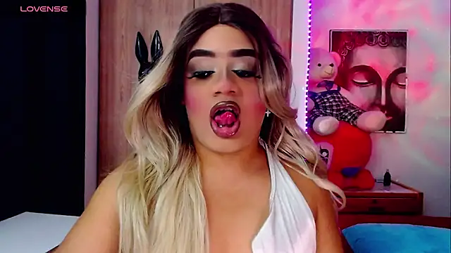 Snapshot of Sofiabigcock22 chatting on October 13, 9:59 pm Sofiabigcock22 online show from October 13, 9:59 pm