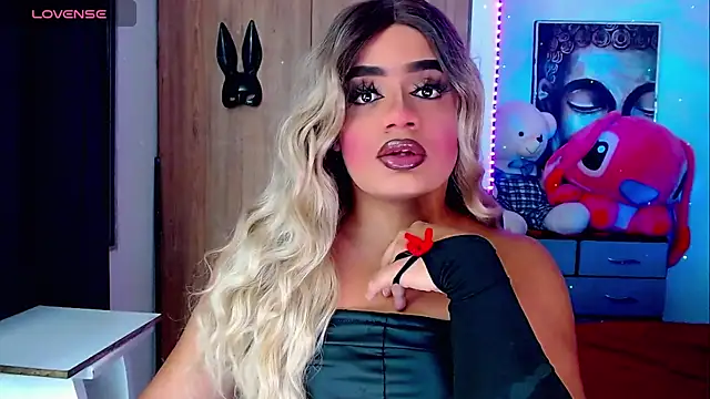 Snapshot of Sofiabigcock22 chatting on October 17, 11:29 pm Sofiabigcock22 online show from October 17, 11:29 pm