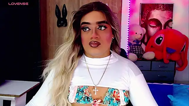 Snapshot of Sofiabigcock22 chatting on October 22, 11:10 am Sofiabigcock22 online show from October 22, 11:10 am