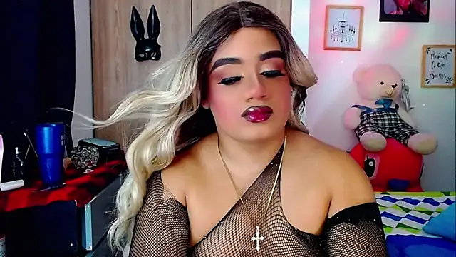 Snapshot of Sofiabigcock22 chatting on November 25, 11:32 am Sofiabigcock22 online show from November 25, 11:32 am