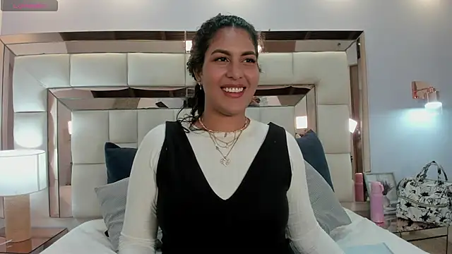denisse khan online show from April 26, 3:15 am