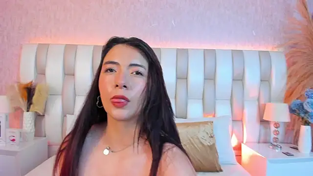 Snapshot of Ari_lynn_ chatting on December 3, 3:25 am Ari lynn online show from December 3, 3:25 am