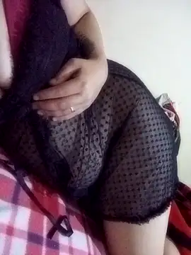 Snapshot of Mia-mrocia chatting on October 24, 11:23 pm Mia-mrocia online show from October 24, 11:23 pm