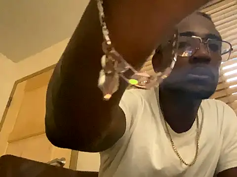 Snapshot of Longandstrongsex chatting on October 12, 2:49 pm Longandstrongsex online show from October 12, 2:49 pm