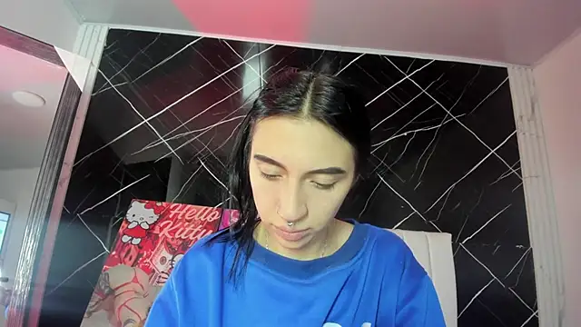 Snapshot of Candy_leilaa3 chatting on November 29, 4:59 am Candy leilaa3 online show from November 29, 4:59 am