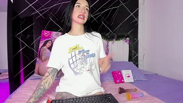 Snapshot of Candy_leilaa3 chatting on December 14, 5:13 am Candy leilaa3 online show from December 14, 5:13 am