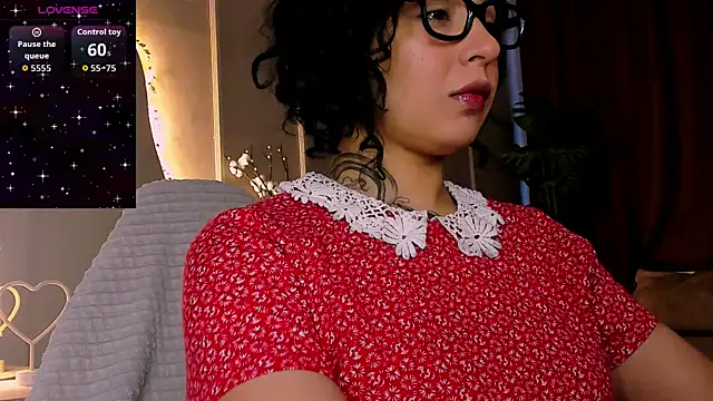 Aisha Goldstein online show from February 11, 6:40 am