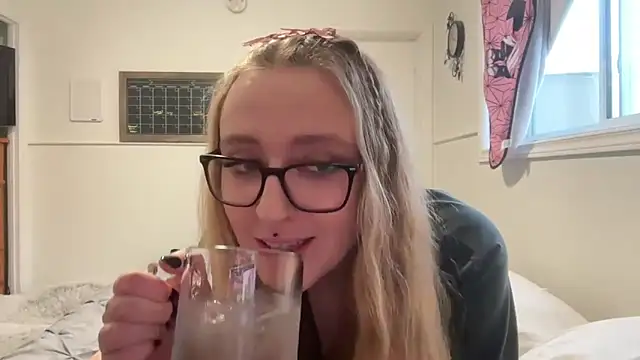 Snapshot of Pattyworld69 chatting on November 23, 8:52 pm Pattyworld69 online show from November 23, 8:52 pm