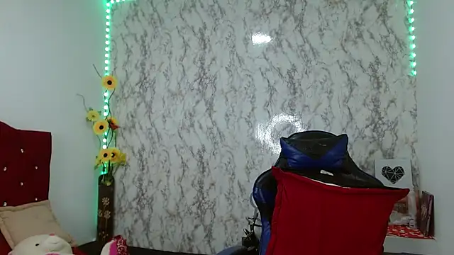 Snapshot of _Danna_Milf_ chatting on November 23, 12:21 am Danna Milf online show from November 23, 12:21 am