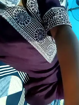 HOTTY CUTI online show from May 9, 5:29 pm