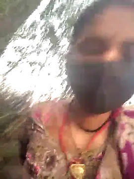 Snapshot of Mehta_seema chatting on December 5, 1:14 am Mehta seema online show from December 5, 1:14 am